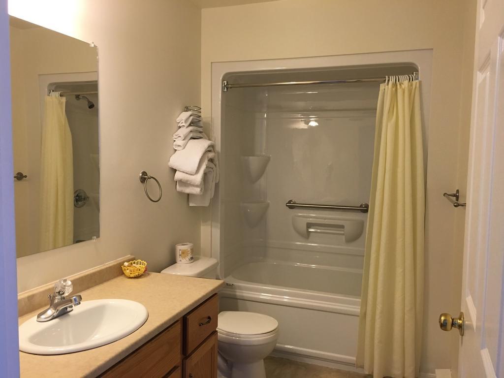 Airport Inn Fredericton Eksteriør bilde